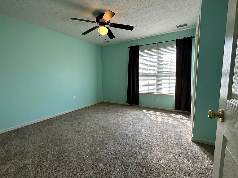 2066 Honeysuckle Ln — Photo 12