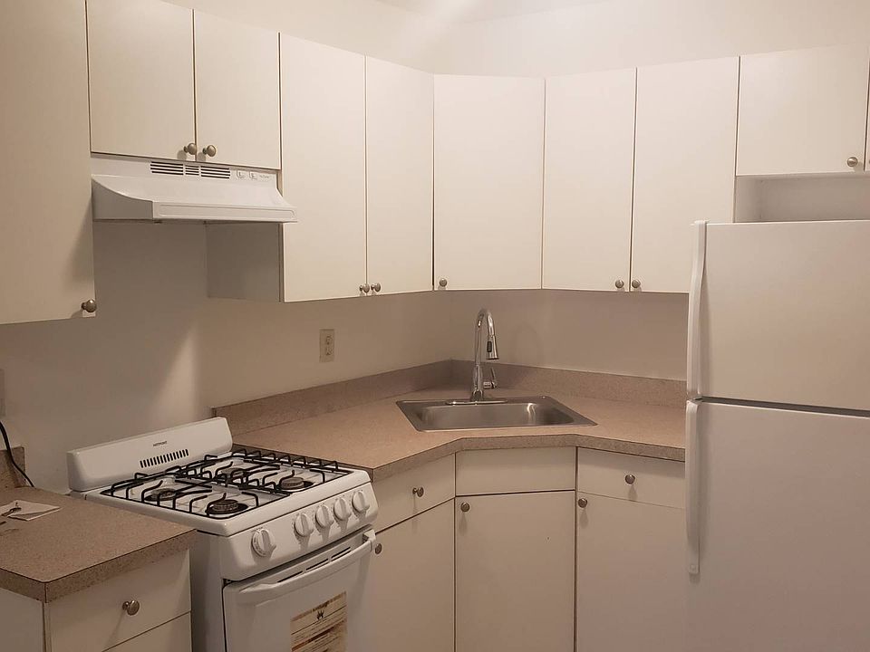 1st image of 372 Sand Ln Floor 1
