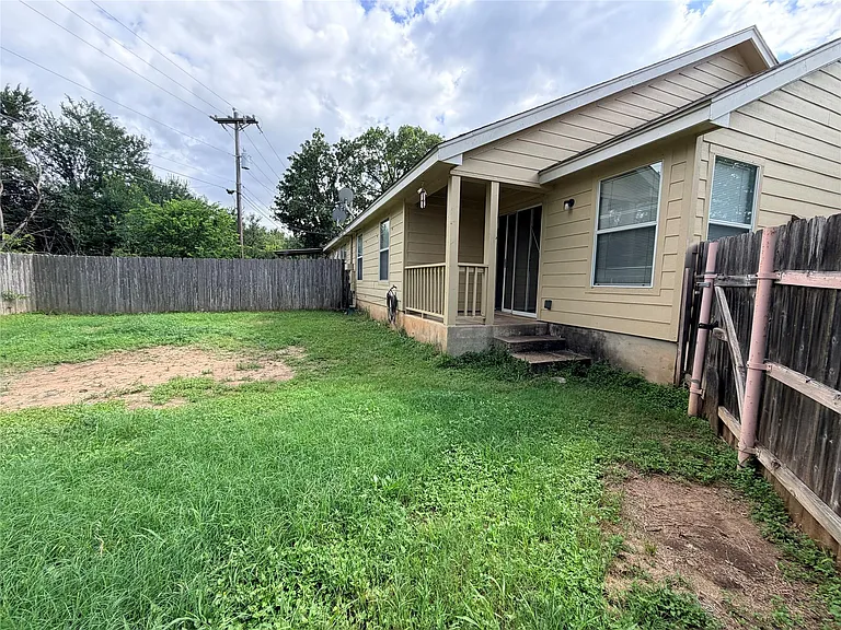 2904 Whisper Oaks Ln #A — Photo 18