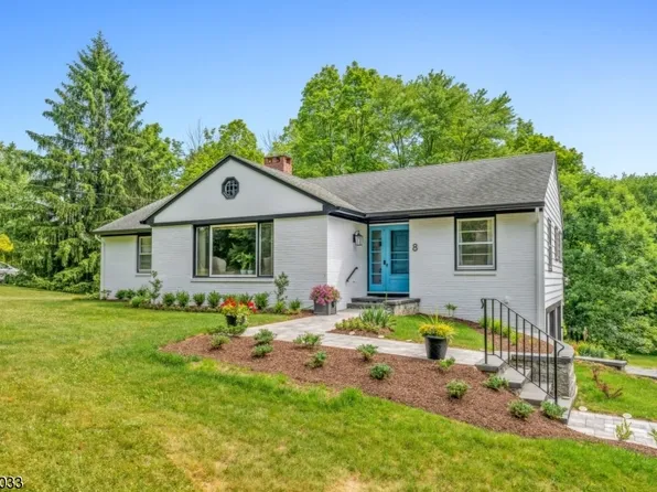 8 Miller Ave, Tewksbury Twp., NJ 08858