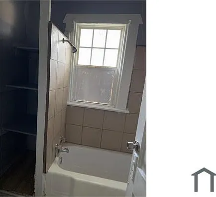 4312 Avenue F — Photo 2