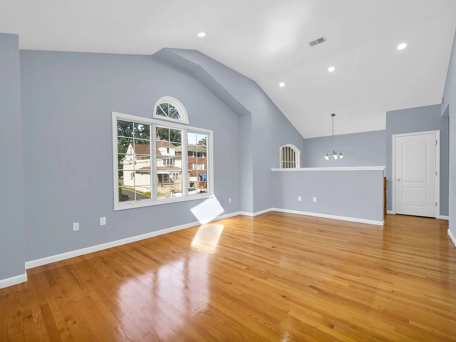 3 bed, $3,800 — Photo 4