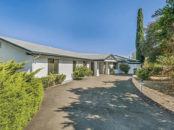 3rd image of 1051 Via Rancho Pkwy