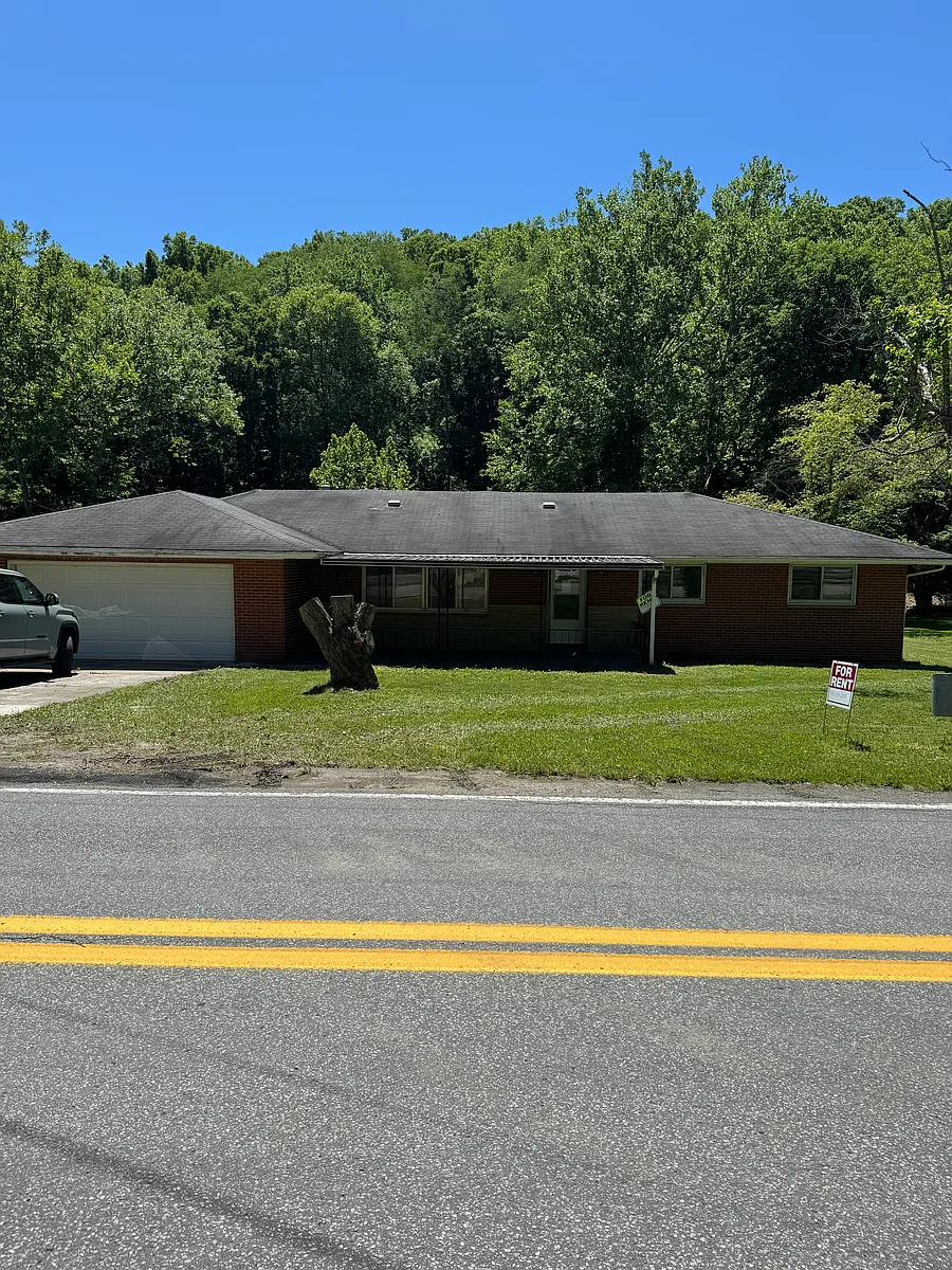 Building Photo - 820 Paw Paw Creek Rd