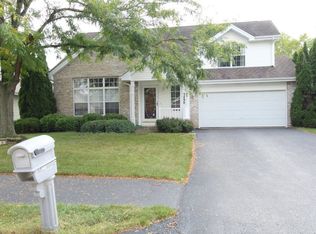 3490 E Summerfield Dr, Rockford, IL