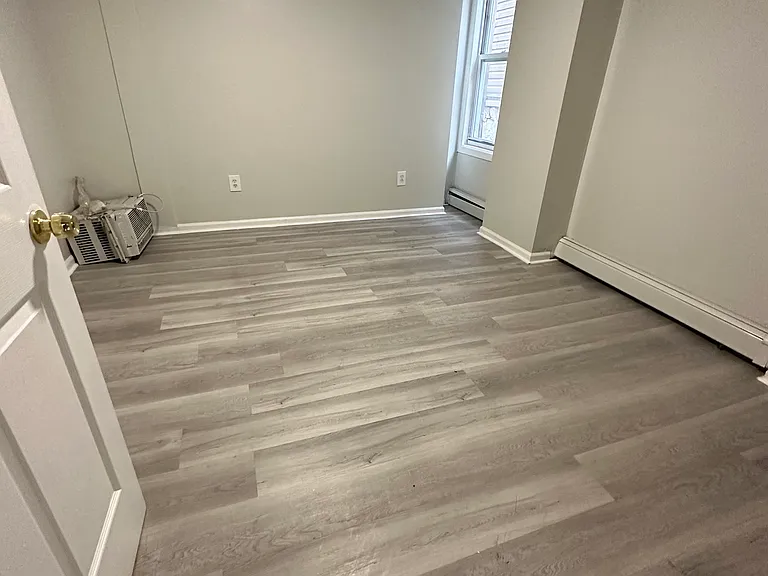 218 Bowers St #1F — Photo 9