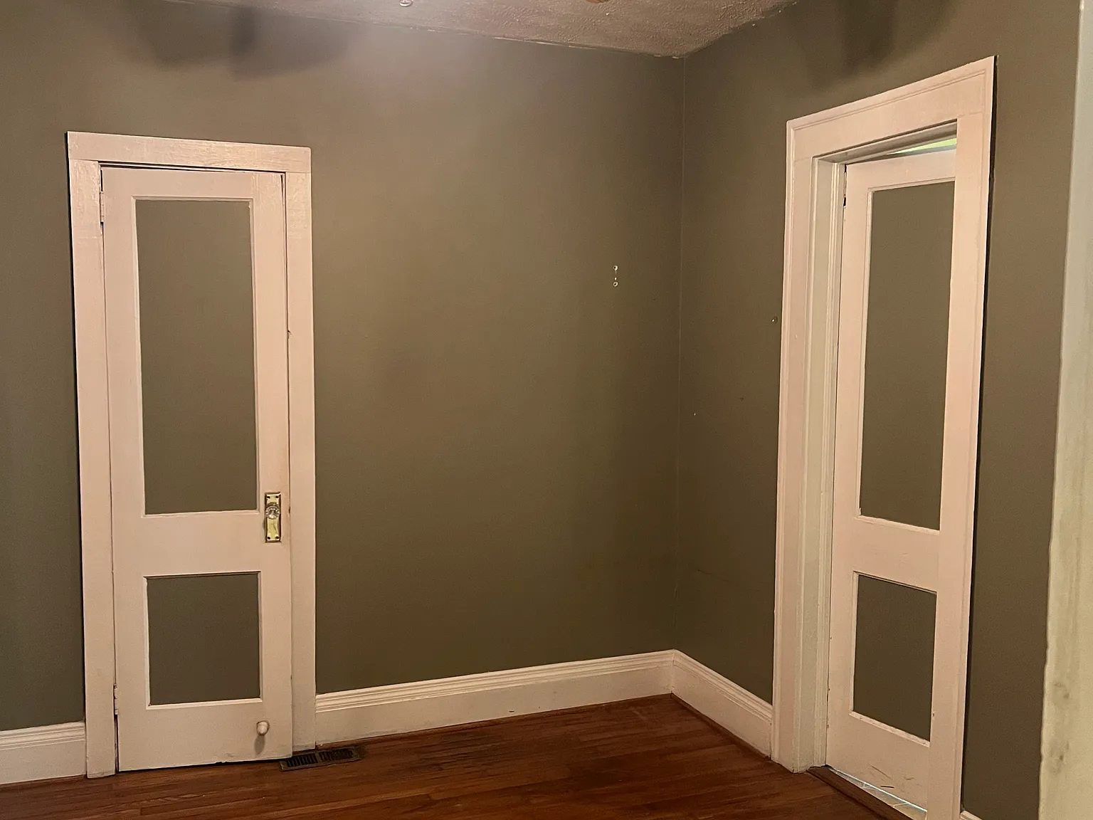 3 bed, 1271 sqft, $2,000 — Photo 2