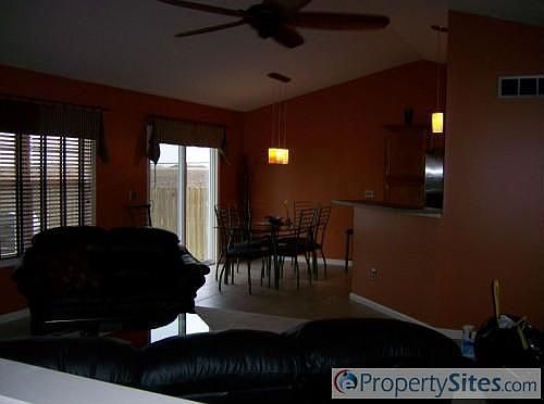 3rd image of 3004 Castlemain Dr