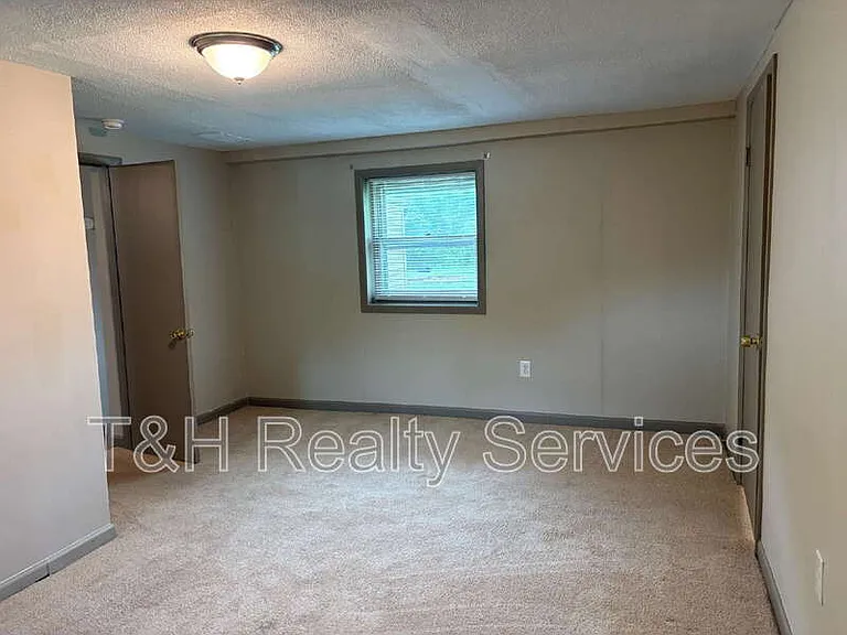 3368 Clover Dr — Photo 13