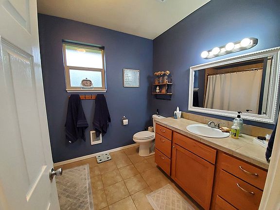 4th image of 9721 Moller Dr NW
