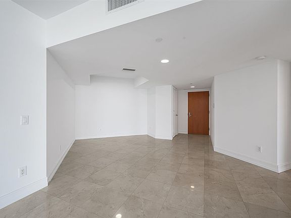 3rd image of 21055 NE 37th Avenue #2703