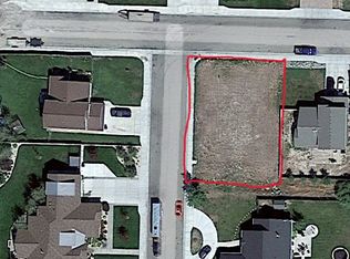 518 14th St W, Hardin, MT 59034