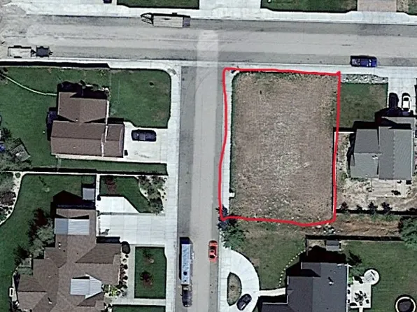 518 14th St W, Hardin, MT 59034