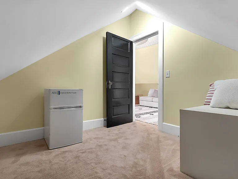 1756 Oak St — Photo 23