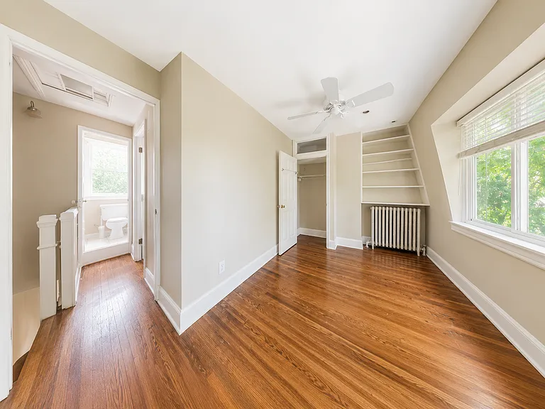 1826 Ingleside Ter NW — Photo 8