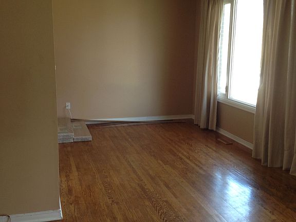 3rd image of 30 Reigate Ave