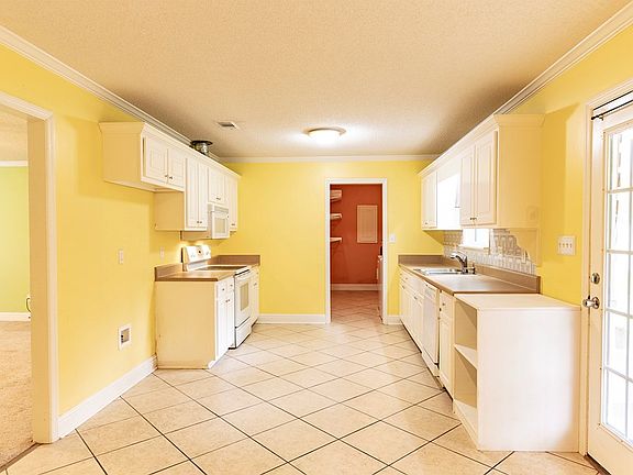 5th image of 125 Leighton Dr