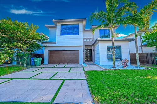 15976 SW 136th Ter Photo 1