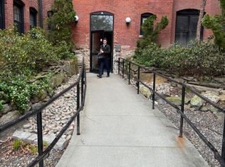 28 Adams St #102, Worcester, MA 01604