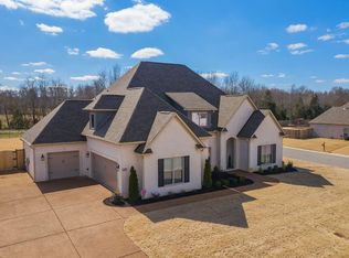 305 Flagstone Dr, Jackson, TN 38305