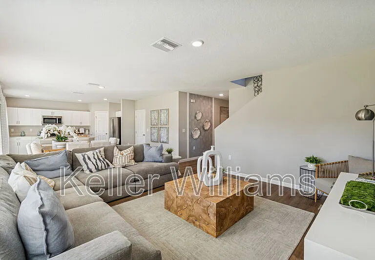 601 Ambleside Dr — Photo 5