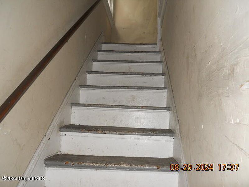 2nd image of 284 Morton Avenue