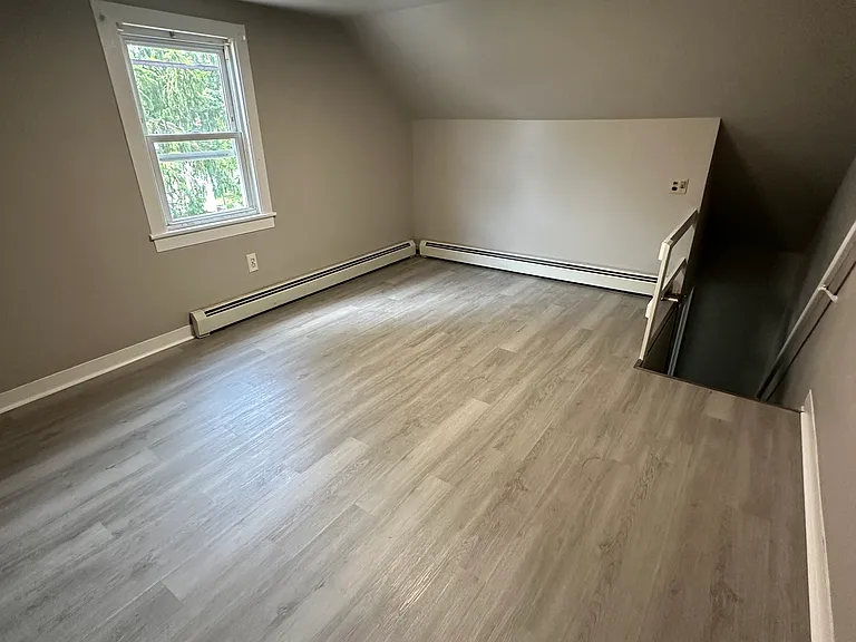 330 Cedar St — Photo 11