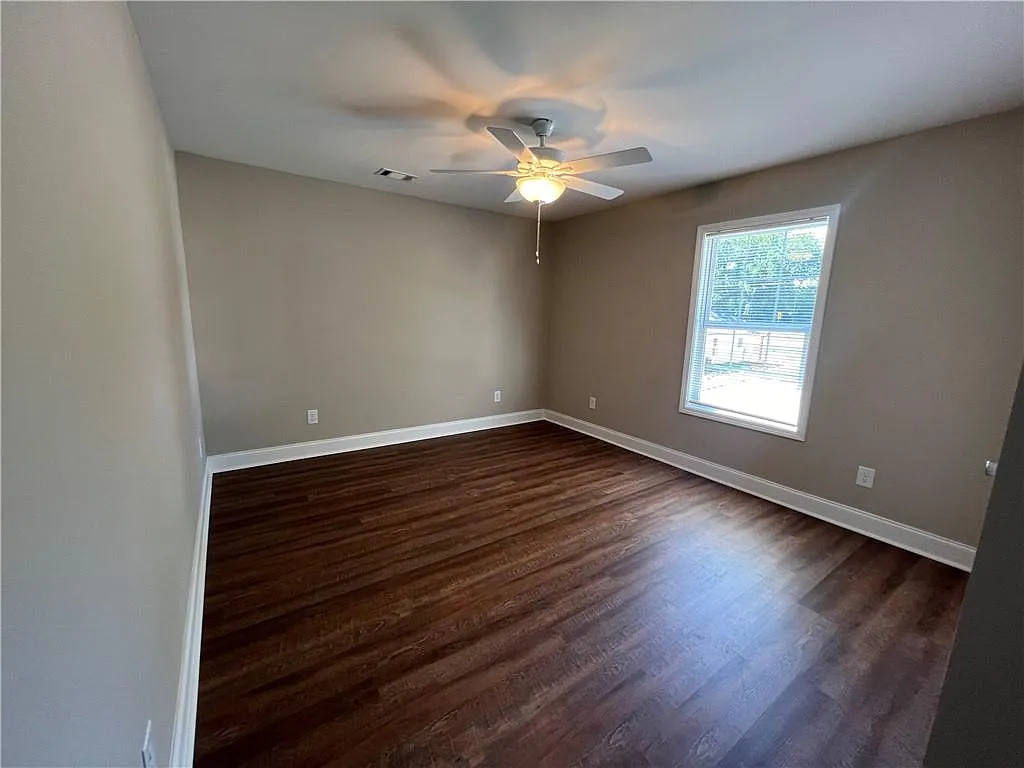 3 bed, 2.0 bath, $1,850 — Photo 4