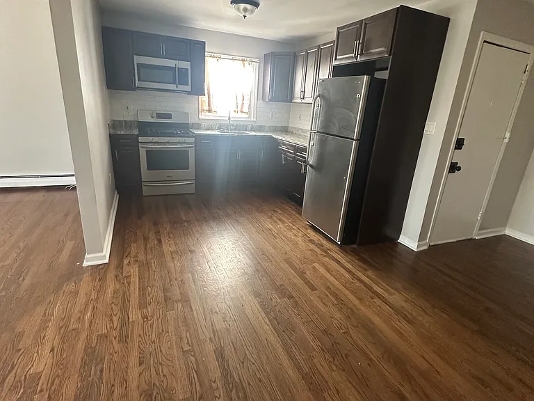 64 40th St #1L — Photo 8