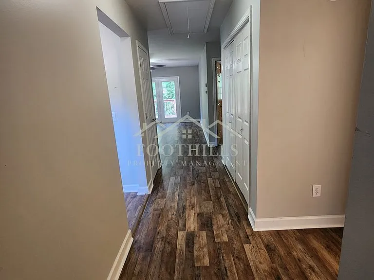 613 N Pointe Crk — Photo 11