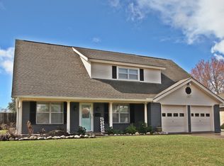 653 Ridgewood Dr, Port Neches, TX 77651