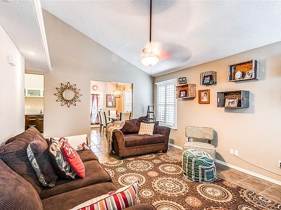 3rd image of 3328 Scarlet Point Dr