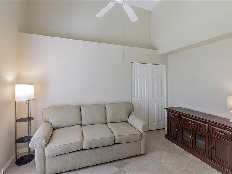 5502 Greenwood Cir #1 — Photo 19