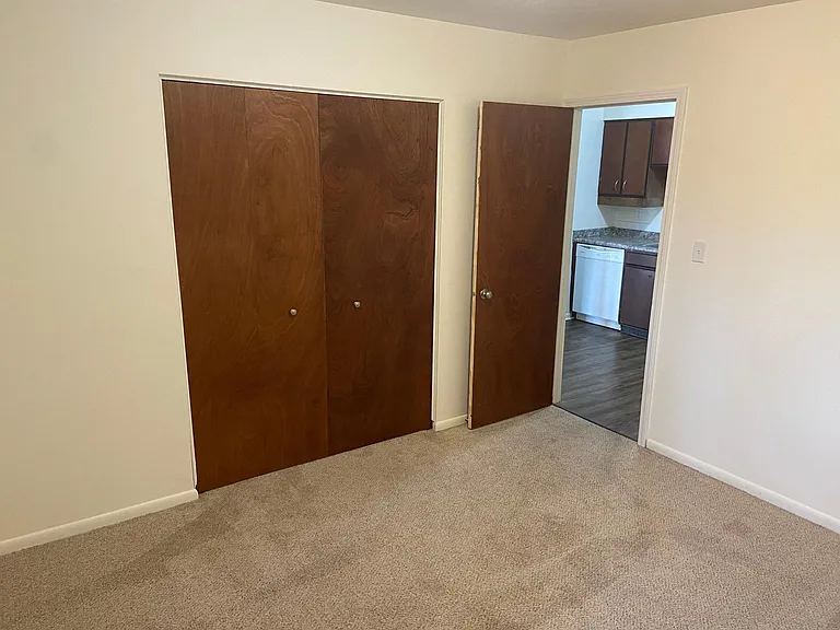 206 large bedroom