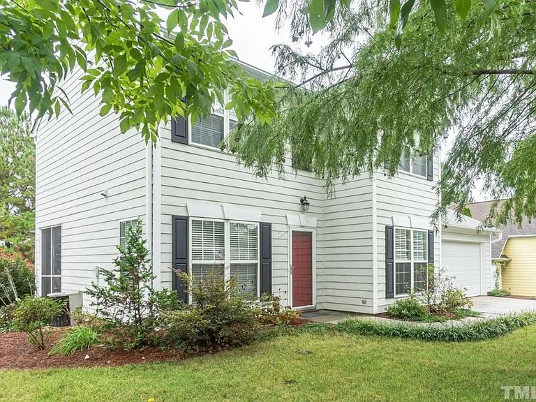 4 Marsh Landing Ct — Photo 1