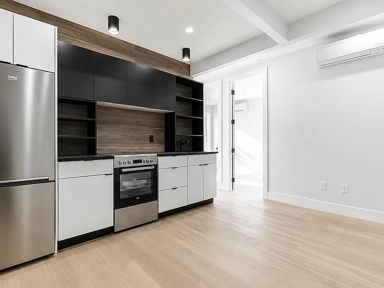 720 De Kalb Ave #2 — Photo 1