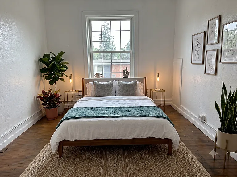 505 Wellington St — Photo 13