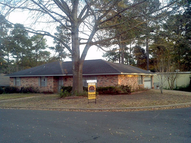 1st image of 2804 Sullivan Dr