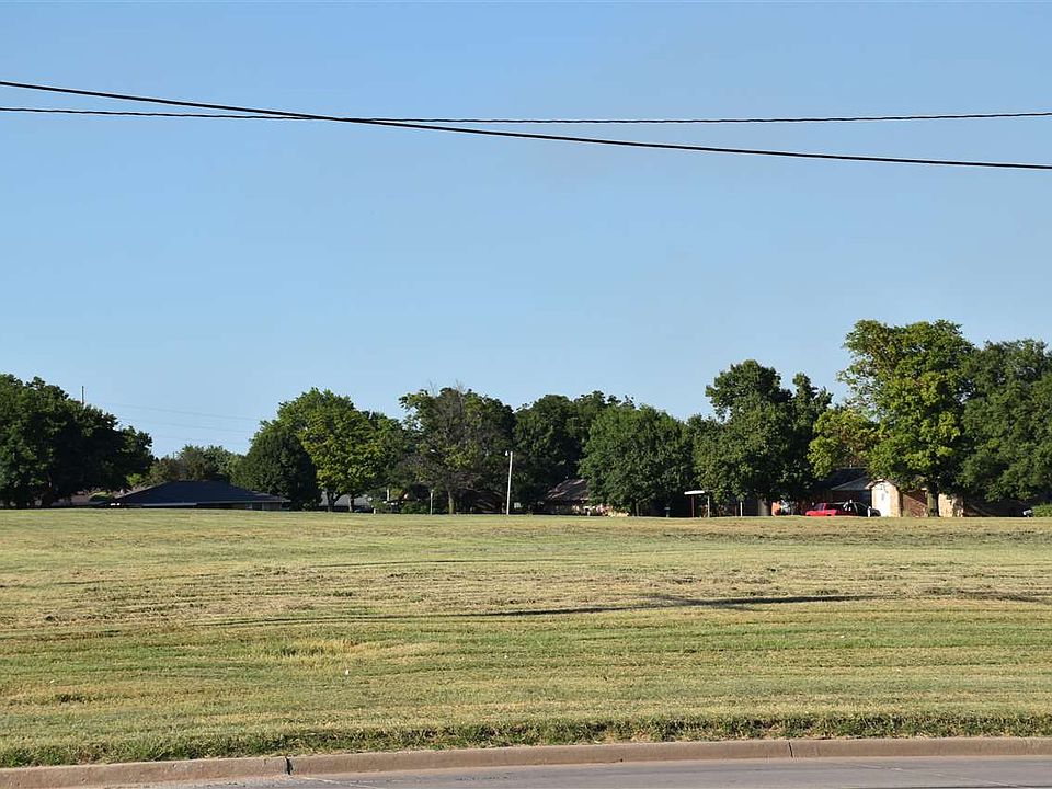 1st image of 720 W Doolin Ave