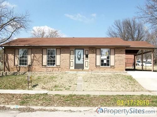 1st image of 2217 Kingsford Dr