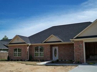 115 W Starlite Dr, Texarkana, TX 75501