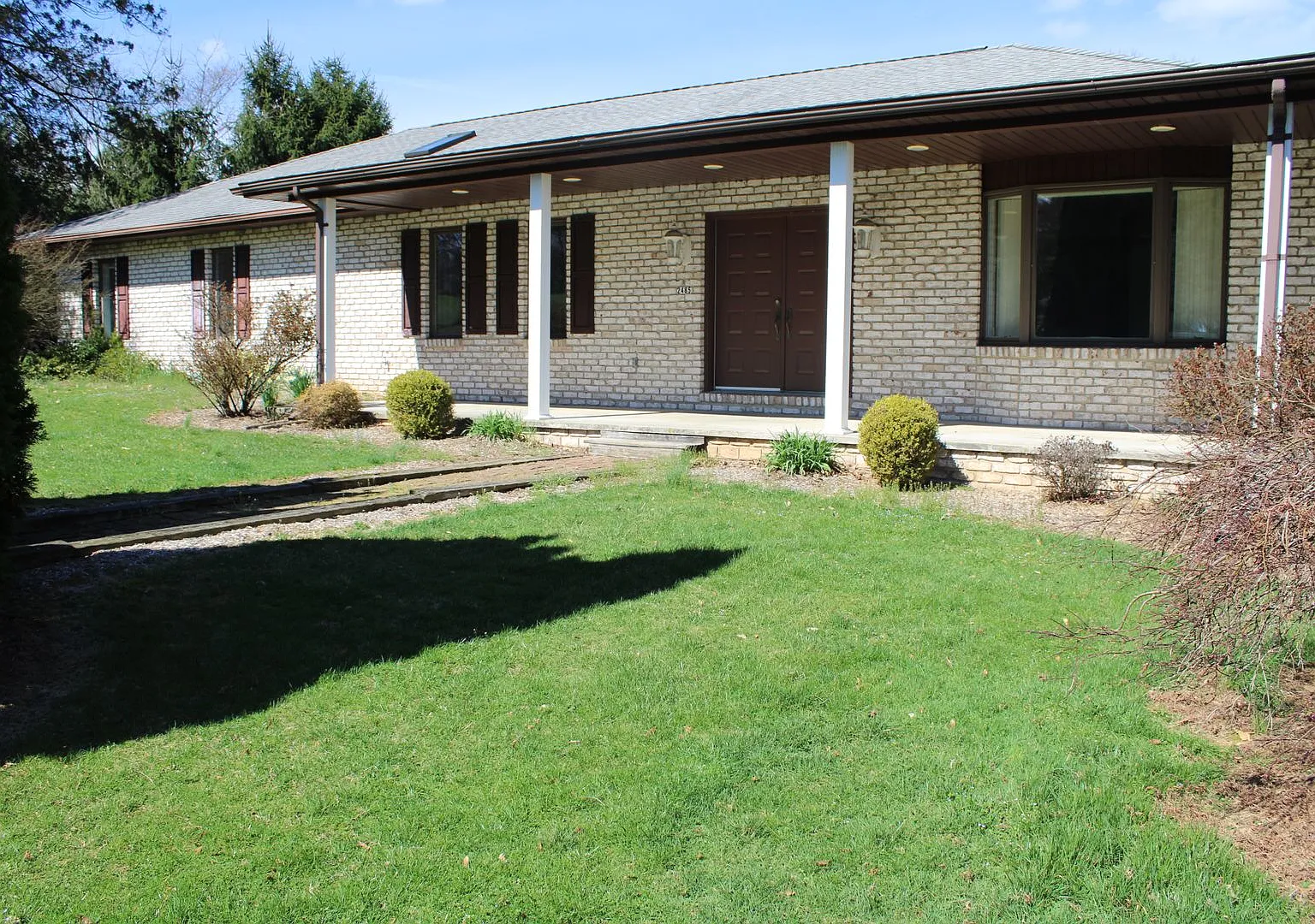 2485 Joppa Rd York — Photo 1