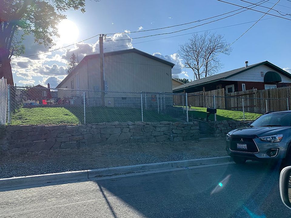 1st image of 804 S Chelan Ave