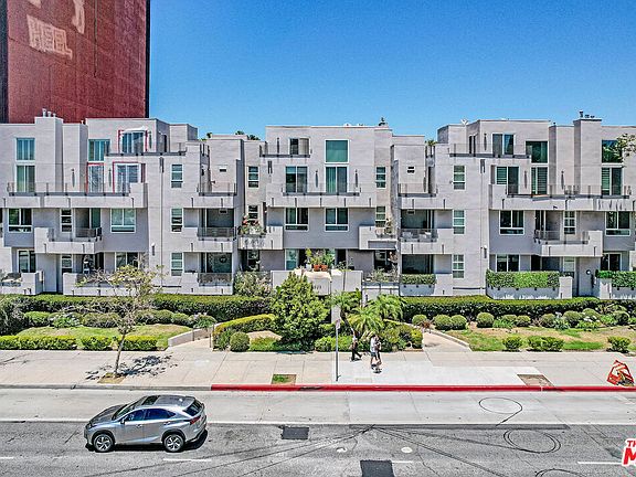 2nd image of 4925 Wilshire Blvd APT 302