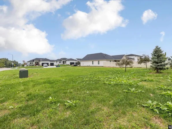 20985 Polk St, Elkhorn, NE 68022