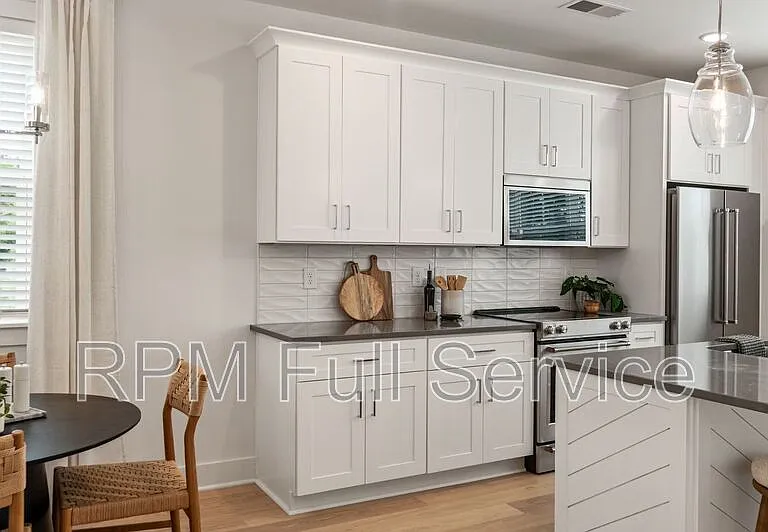 700 N Dupont Ave #228 — Photo 11