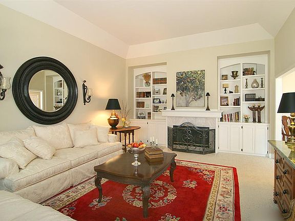 4th image of 1017 Woodview Pl