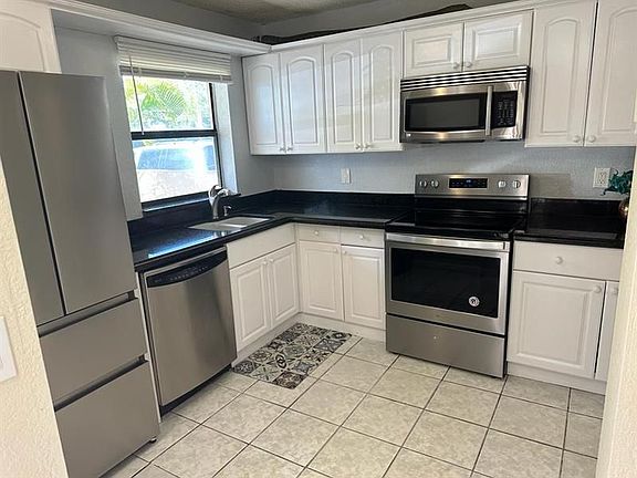 4th image of 11001 Royal Palm Blvd