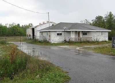 2nd image of 4935 Broad St