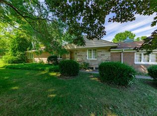 115 N Strawberry Ln, Moreland Hills, OH